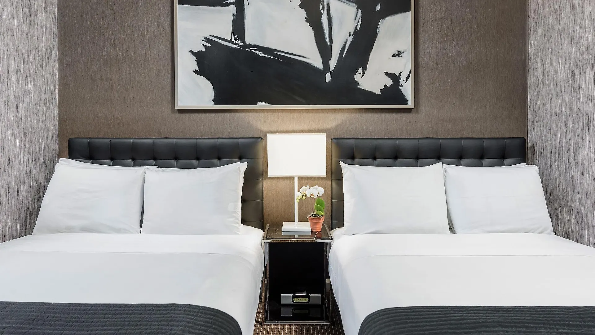 Park West Hotel New York 3*,